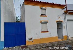 Casa T4 em Comenda de 50,00 m