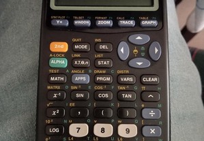Calculadora Texas Instruments ti-83 plus, quase nova