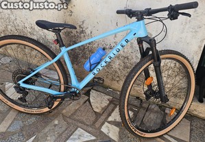 Rockrider Race 740, em carbono azul