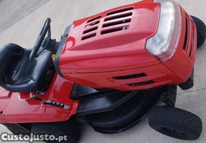 Trator corta relva MTD
