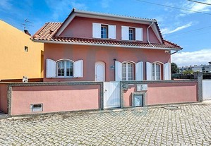 Casa T4 em Porto de 373,00 m