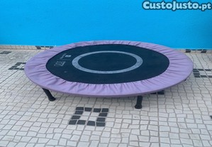 Trampolim para fitness usado, com capa