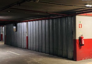 Garagem no Edifício São Francisco - centro de Guimarães