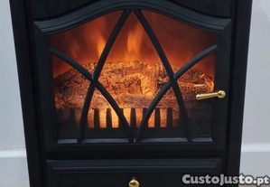 Aquecedor eltrico / Lareira eltrica de 1800 W