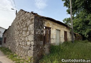 Casa Para Restauro No Centro De Paredes