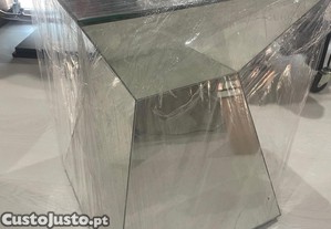 Mesa de apoio toda em vidro ( espelho ) decorao .. valor negocivel