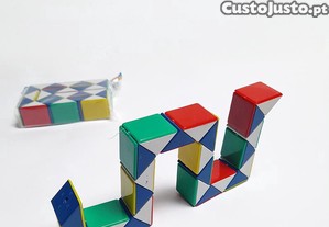 Quebra-Cabeas Cobra Mgica Novo