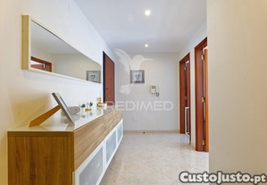 Excelente apartamento t2 no fogueteiro   conforto, luz natural e localização privilegiada