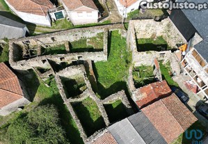 Casa de aldeia em Mouçós e Lamares de 526,00 m²