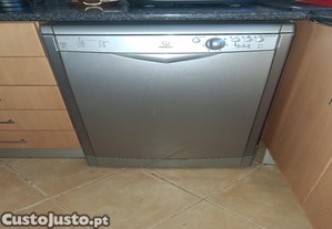 Mquina lavar loia,  indesit