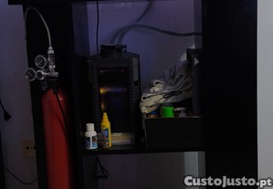 Aqurio de 90L com todos os assessrios