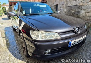Peugeot 306 .