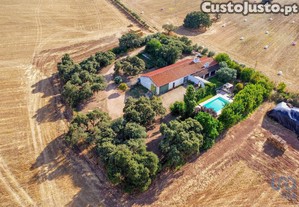 Quinta T3 em Nossa Senhora da Expectao de 441,00 m