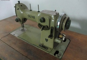 Máquina de Costura Oliva Vintage