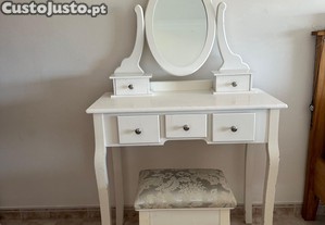 Móvel Quarto com espelho e Banco
