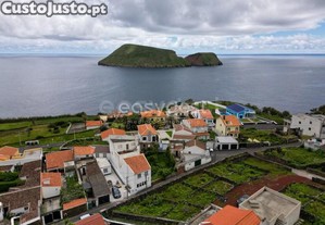 Moradia T6+ em Feteira, €160.000