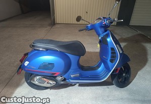 Vespa 300 GTS Super como nova