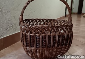 Cesto em verga em timo estado