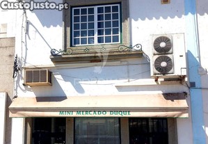 Loja para comrcio/servios em plena baixa de redondo