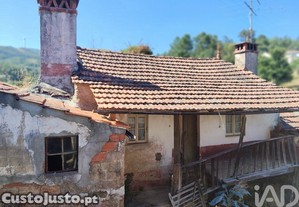 Casa de aldeia T2 em Castanheira de Pêra e Coentral de 98,00 m²