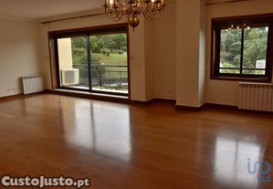 Apartamento T5 em Santo António dos Olivais de 306