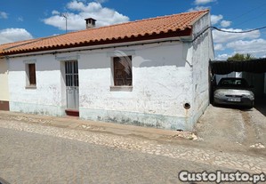 Moradia terrea c/quintal