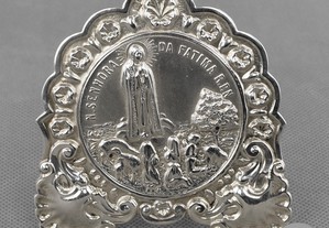 Imagem da aparição de Nossa Senhora de Fátima em prata portuguesa