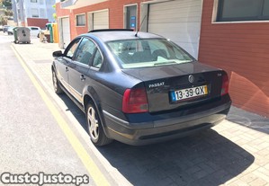 VW Passat 1.9 - 00