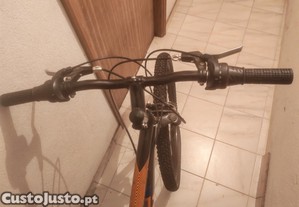 Bicicleta BTT (como nova)