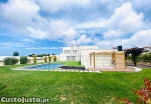 Moradia Unifamiliar com Piscina na zona de Peniche