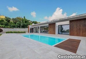 Moradia T4 Térrea, com jardim e piscina - Montemuro - Mafra