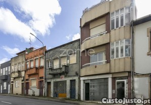 Loja Com Pip Favorável Para 2 Habitações