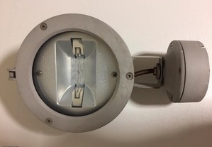 Candeeiro de exterior tipo projetor com lâmpada