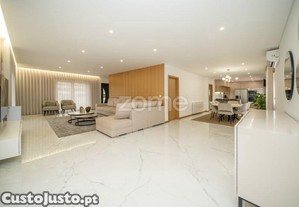 Moradia Individual T5 Em Barbudo, Vila...