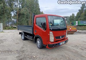 Nissan maxity