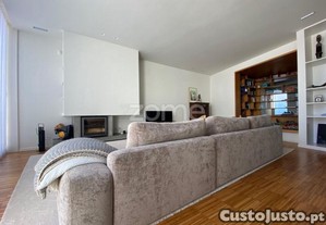 T3 Duplex Remodelado, Com 2 Lugares De Garagem...