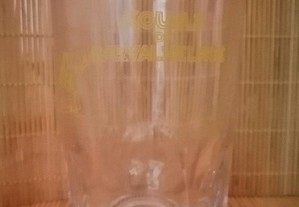 Copo antigo em vidro com publicidade das Águas de Carvalhelhos ( logotipo e rótulo a Amarelo )