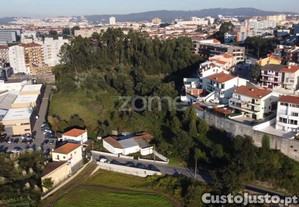 Terreno De 9965 M2 Com Ruína Em Rio Tinto, Porto