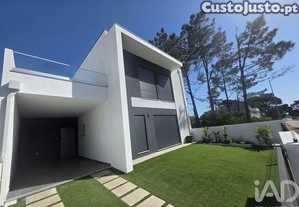 Casa / Villa T3 em Sesimbra (Castelo) de 139,53 m²