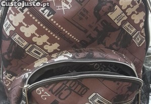 Trolley Mochila Escolar Totto com 45 cm - Bom estado