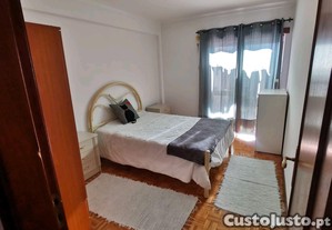 Quarto para menina trabalhadora ou estudante