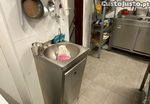 Lava-mos industrial em ao inoxidvel com pedal de p - Excelente estado