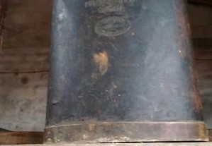 Máquina de sulfatar antiga em cobre