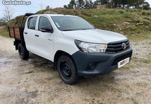 Toyota Hilux 2.4D4D 4X4 5 LUGARES Nacional