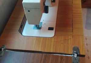 Máquina de costura PFAFF
