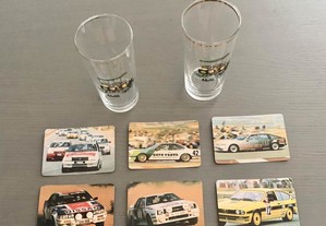 2 copos em vidro com desenho de coche antigo e 6 calendários de bolso