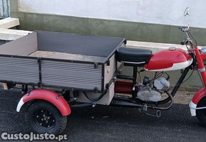 Moto triciclo