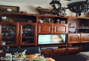 Mvel  em mogno  e em Bom estado