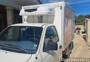 Toyota Hilux 2.4D - 02