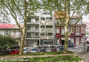 Apartamento T2 Seminovo Na Praça Da Corujeira -...